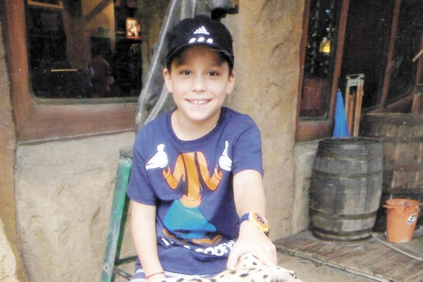 Quem aniversariou nesta última sexta-feira, 20 de abril, completando dez anos, foi o meu neto muito querido João Gabriel Rodrigues de Rezende. É o primogênito de minha filha Cláudia e do Joaquim e irmão do Luís Felipe. Beijão também das vovós Cida e Luzia